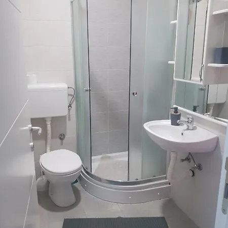 Relax, Sa Garaznim Mestom Obrenovac (Belgrade)